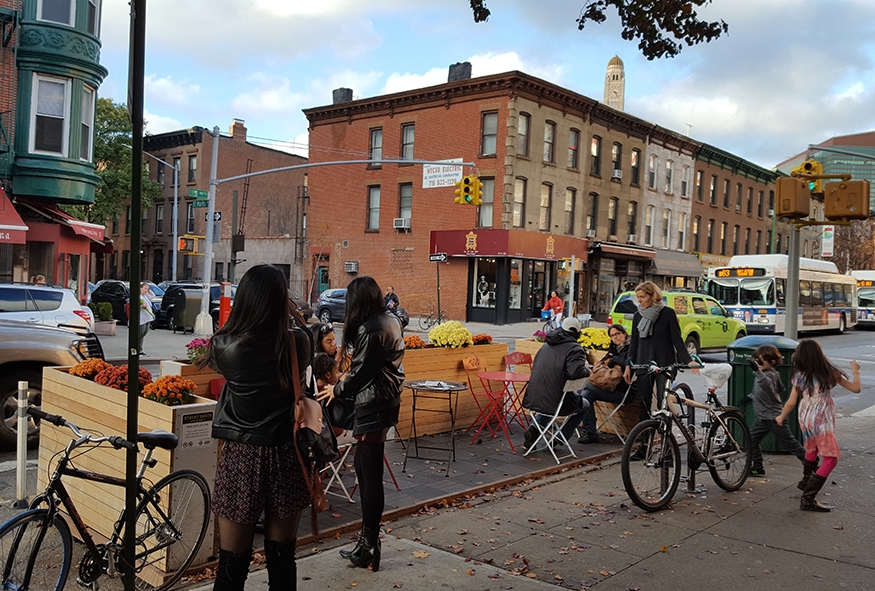 Fifth Avenue street seat