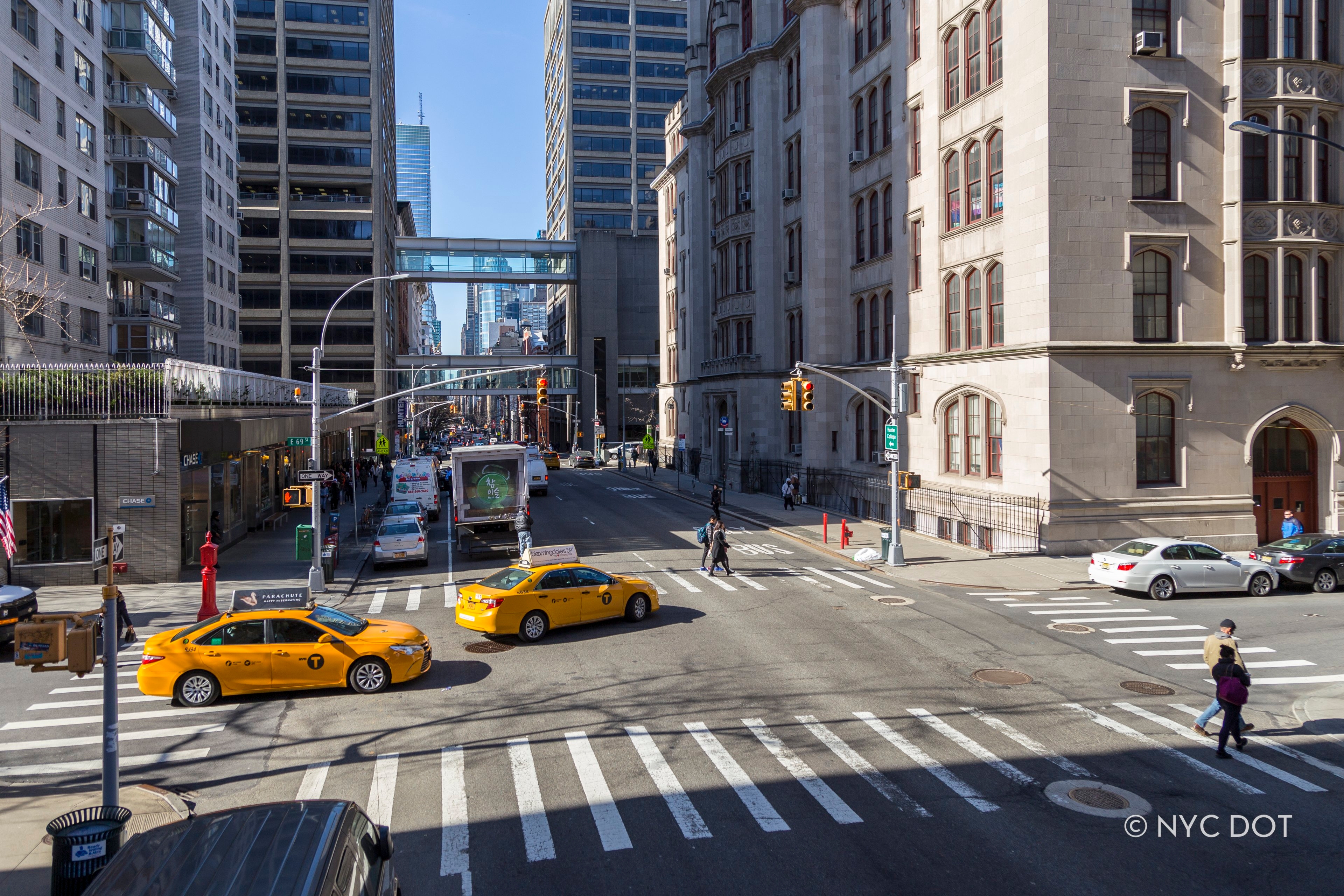 example of simple intersection at East 69th Street and Lexington Avenue